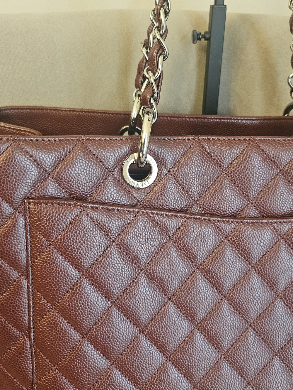 CHANEL GST XL Burgundy Caviar Leather Tote Silver HW Series 17 Discontinued - Picture 4 of 16